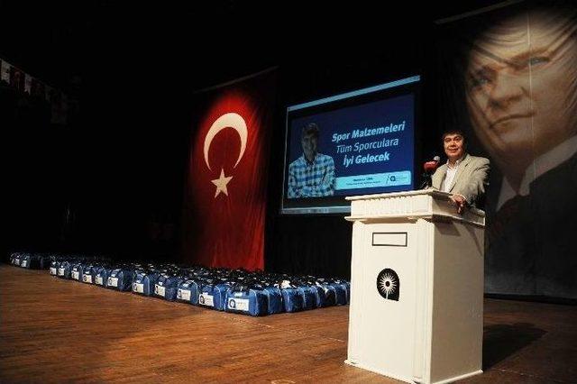 Büyükşehirden Amatör Sporculara Destek