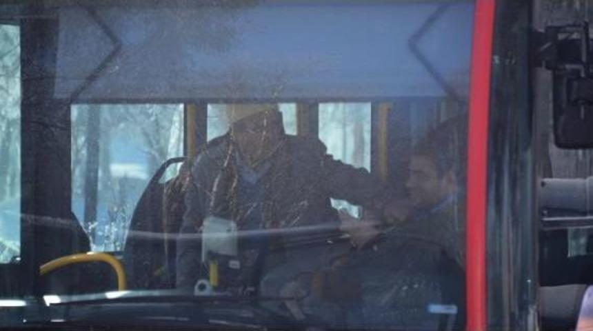 &Uuml;cretsiz Ulaşım Kartına El Konulunca Şof&ouml;r&uuml; Tartakladı