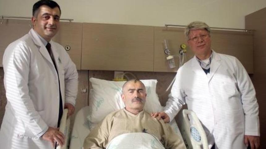 Mide Bulantısıyla Hastaneye Gitti, Beyninde 10 Santimetre T&uuml;m&ouml;r &Ccedil;ıktı