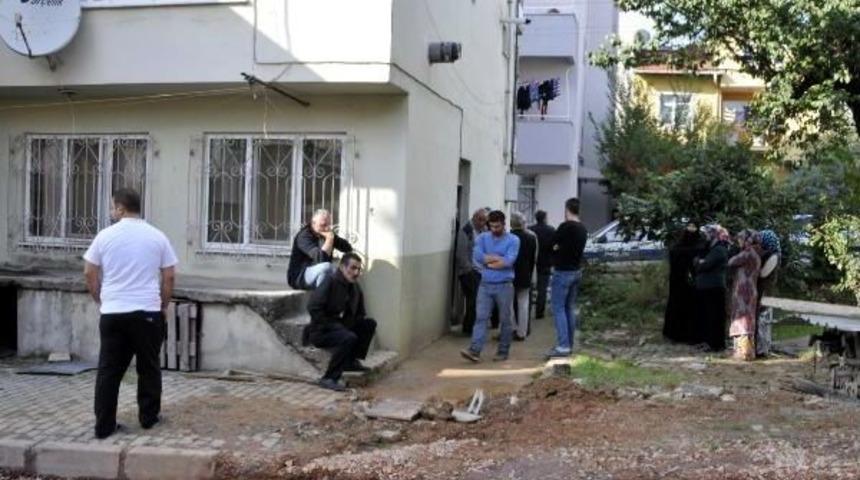 Eşi Evi Terk Edince Intihar Etti