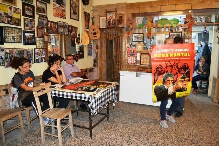 Yeşilçam Hatıraları Sokak Hayvanları İçin Açık Artırmayla Satıldı G5