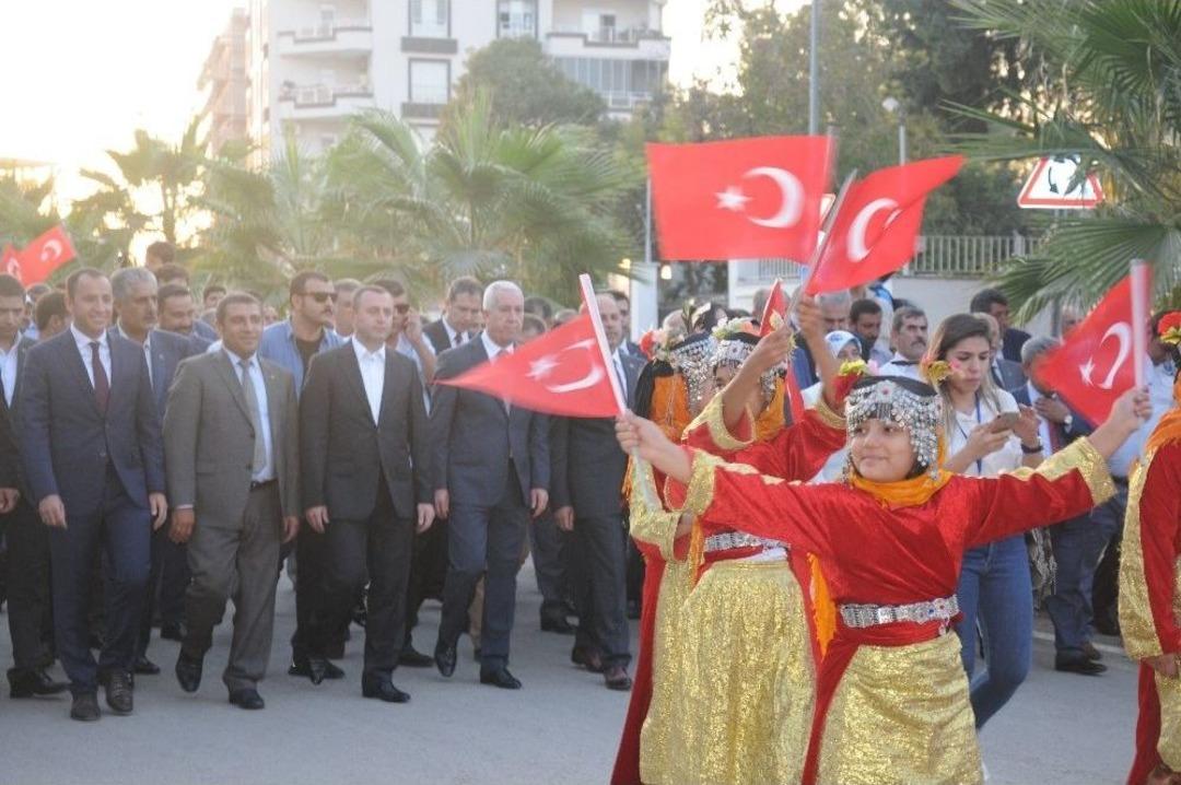 Nar Ve Kurutmalık Festivalinde B&uuml;y&uuml;k Coşku