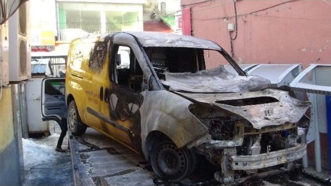 Ptt Ara&ccedil;ları Kundaklandı