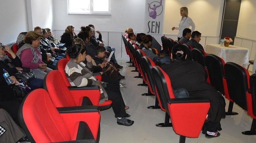 Roman Kadınlara İletişim Eğitimi