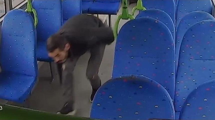 G&uuml;nd&uuml;z Vakti Soyulan Otob&uuml;s Kameralara Yansıdı