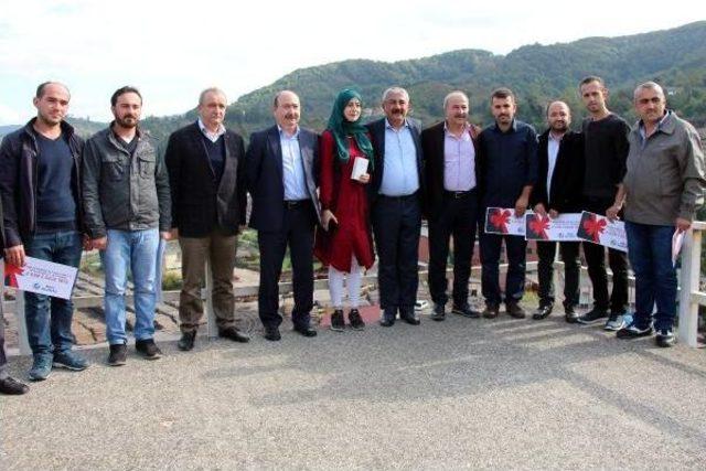 Halk Otobüsünde Koltuğa Oturmayan Madencilere Kaplıca Tatili