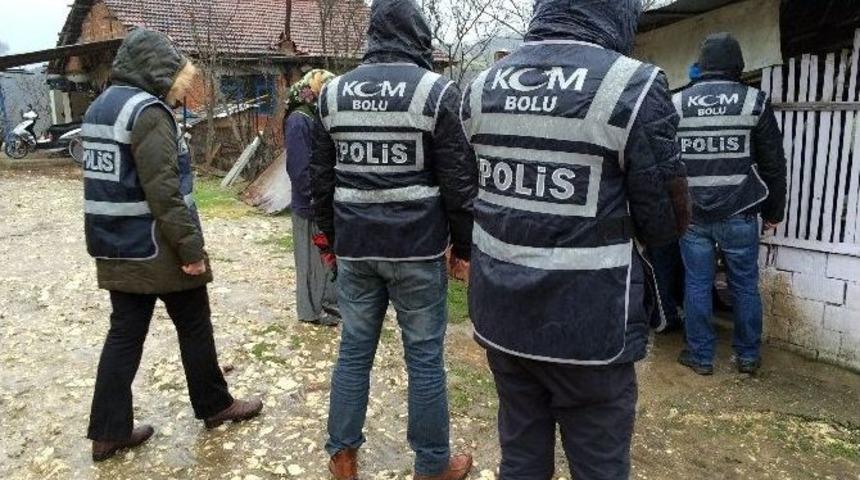 Bolu Polisi K&ouml;ye Baskın D&uuml;zenledi