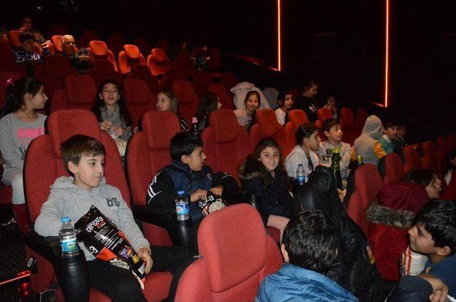 Kartepeli &Ccedil;ocuklar Beyaz Perde İle Buluştu 1