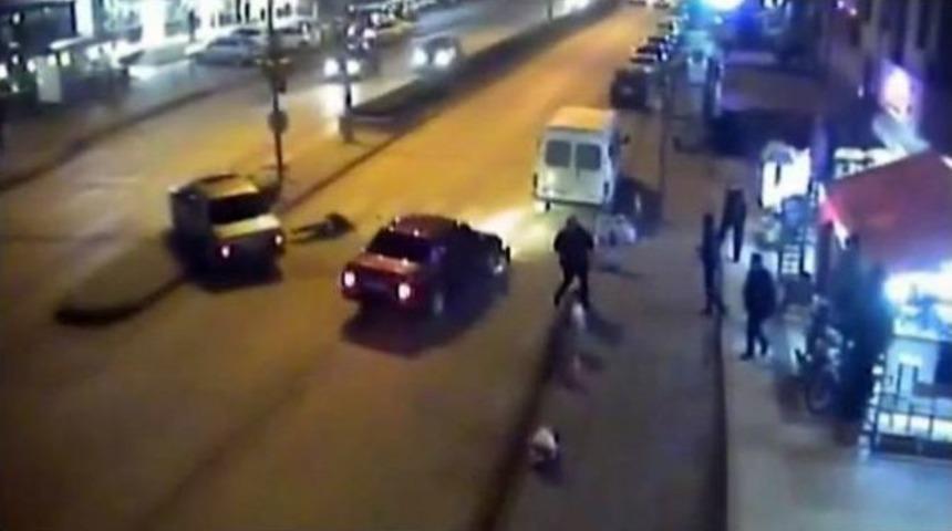 Emniyet Kemeri Takılı Olmayan Yolcu, Yola Fırladı