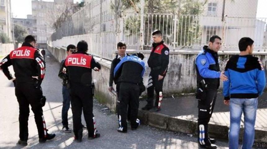 Adıyaman&rsquo;Da Okul &Ouml;nlerinde Beklemeye Izin Yok