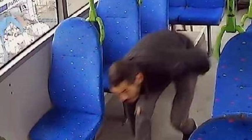 Zonguldak'ta Halk Otob&uuml;s&uuml;ndeki Hırsızlık G&uuml;venlik Kamerasında