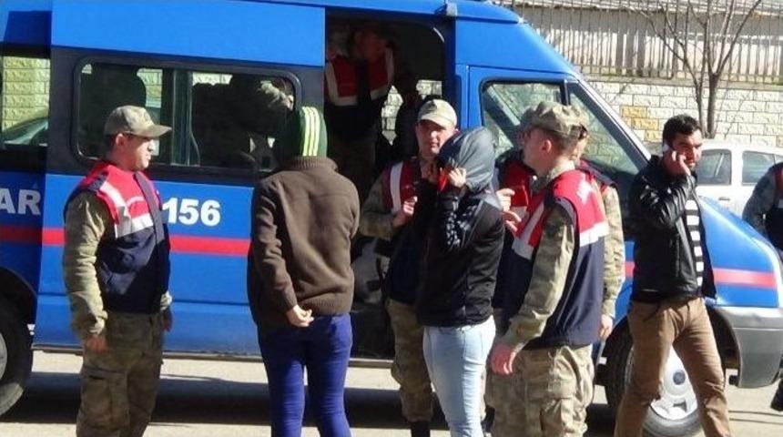 Bayanlardan Oluşan Uyuşturucu &Ccedil;etesi &Ccedil;&ouml;kertildi