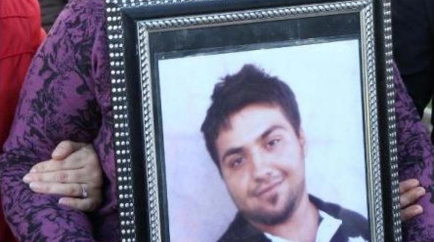 Abdullah C&ouml;mert Davası Protestoyla Başladı (3)