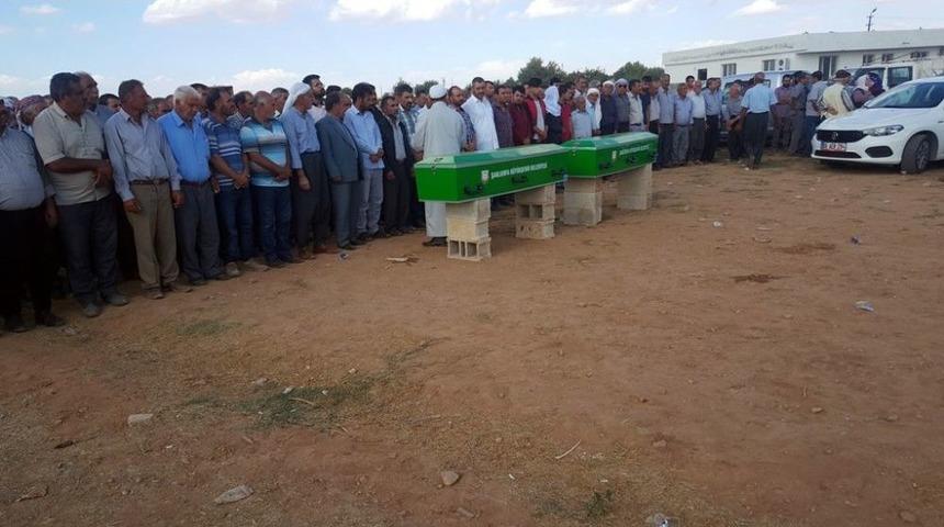 Kazada &Ouml;len Anne Ve Oğlu Yan Yana Defnedildi