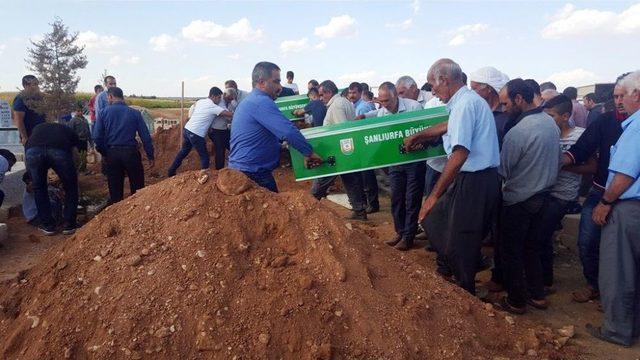 Kazada Ölen Anne Ve Oğlu Yan Yana Defnedildi