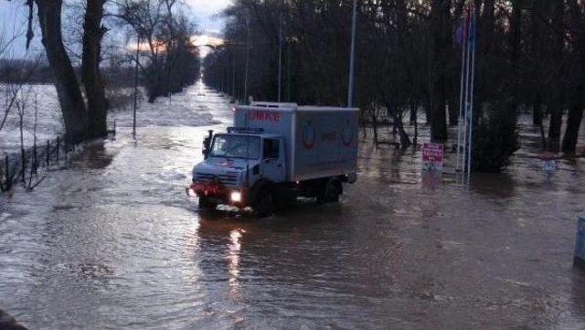 Edirne'de Taşkın Felaketi; Bir Mahallede 5 Bin Kişi Mahsur (4)