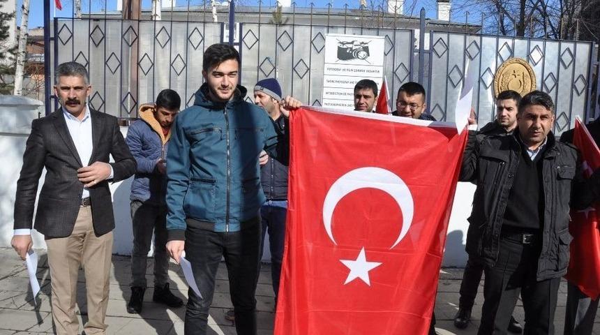 Kars&rsquo;ta Afrin Platformu &Uuml;yeleri Askerlik Şubesi&rsquo;ne Başvuruda Bulundu