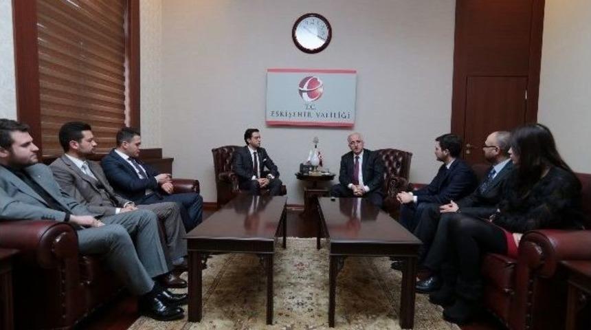 Eskişehir Gen&ccedil; Girişimciler Kurulu &Uuml;yelerinden Vali Tunaya Ziyaret