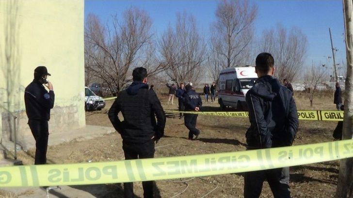 10 Çocuk Annesi Yaşlı Kadın 17 Yerinden Bıçaklanarak Öldürüldü