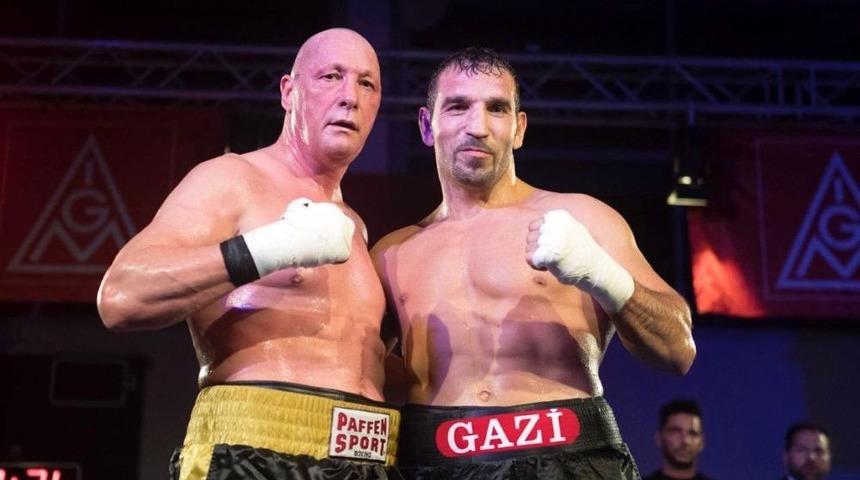 Fırat Arslan Yardım İ&ccedil;in Ringe &Ccedil;ıktı