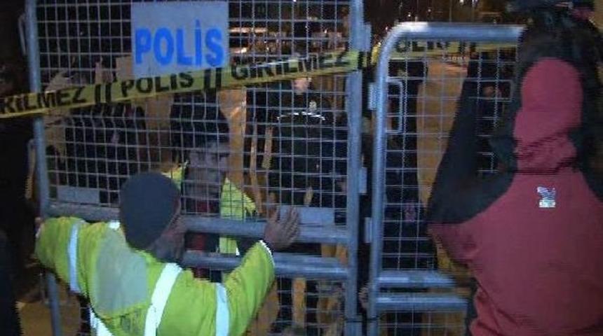 Bank Asya &Ouml;n&uuml;nde Geniş G&uuml;venlik &Ouml;nlemi...