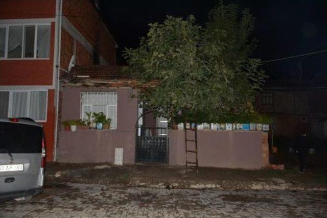 4 &Ccedil;ocuk Annesi Kadın Sokak Ortasında &Ouml;ld&uuml;r&uuml;ld&uuml; 2