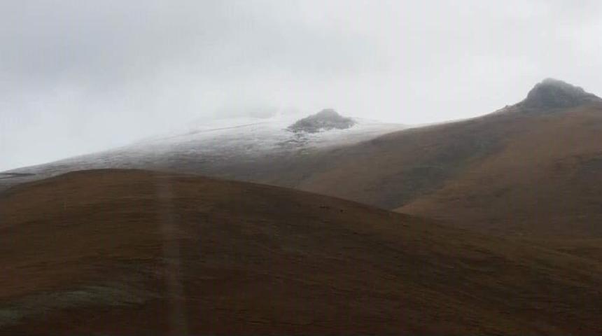 G&uuml;m&uuml;şhane&rsquo;nin Y&uuml;ksekleri Beyaza B&uuml;r&uuml;nd&uuml;