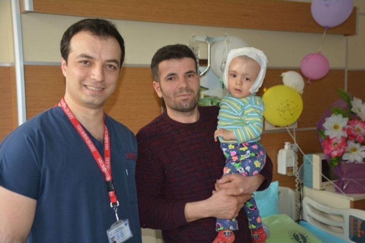 Bebeğin Kafasındaki Şekil Bozukluğu Ameliyatla D&uuml;zeltildi