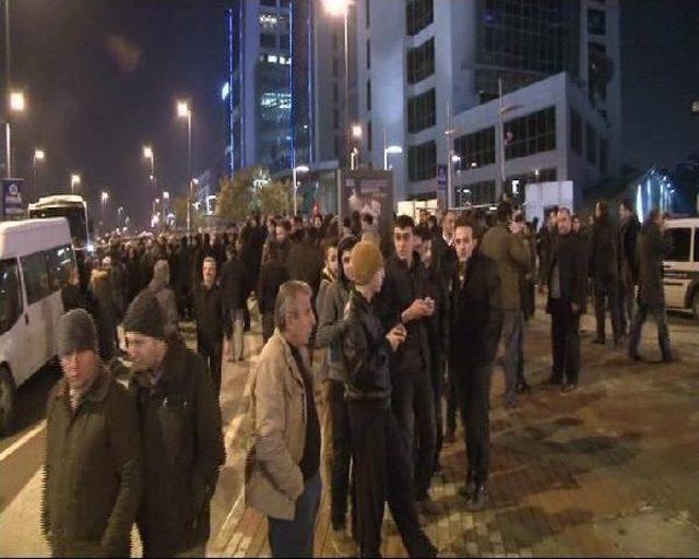 Bank Asya Genel Müdürlüğü Önünde Protesto Gösterisi