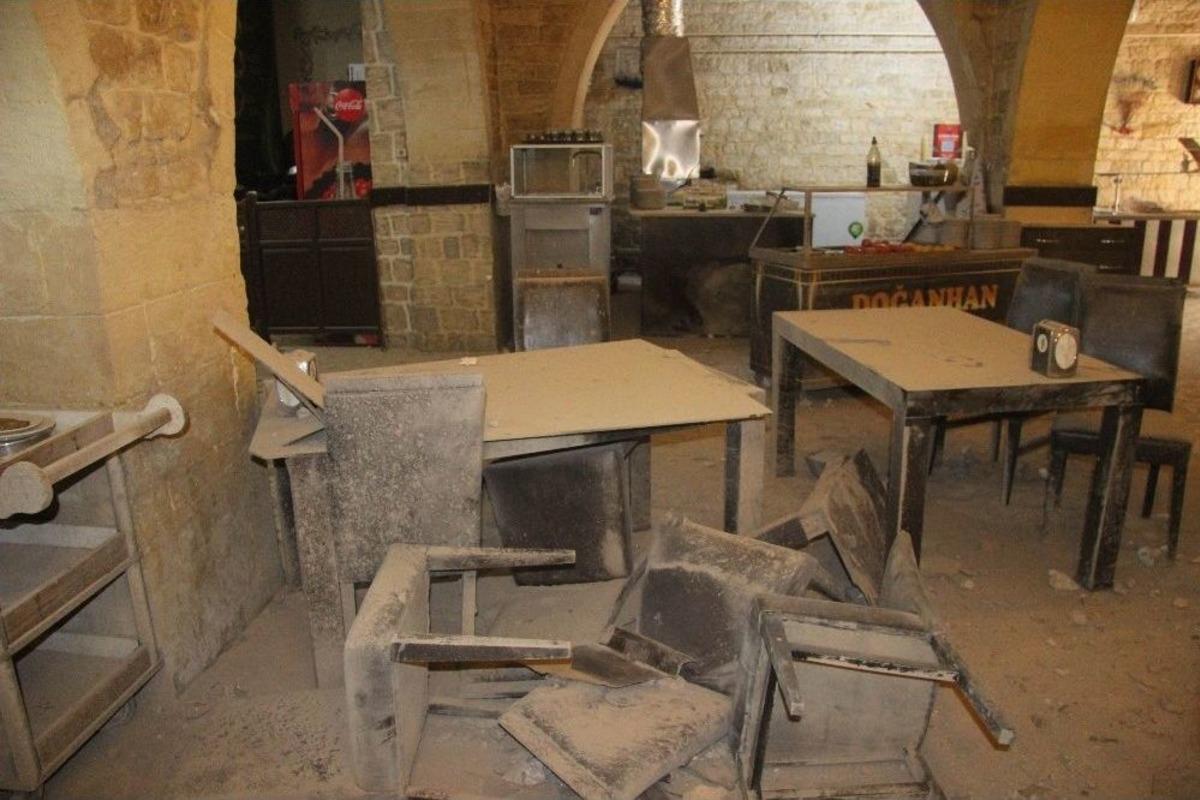 Roketin D&uuml;şt&uuml;ğ&uuml; Restoran Adeta Harabe Haline Geldi