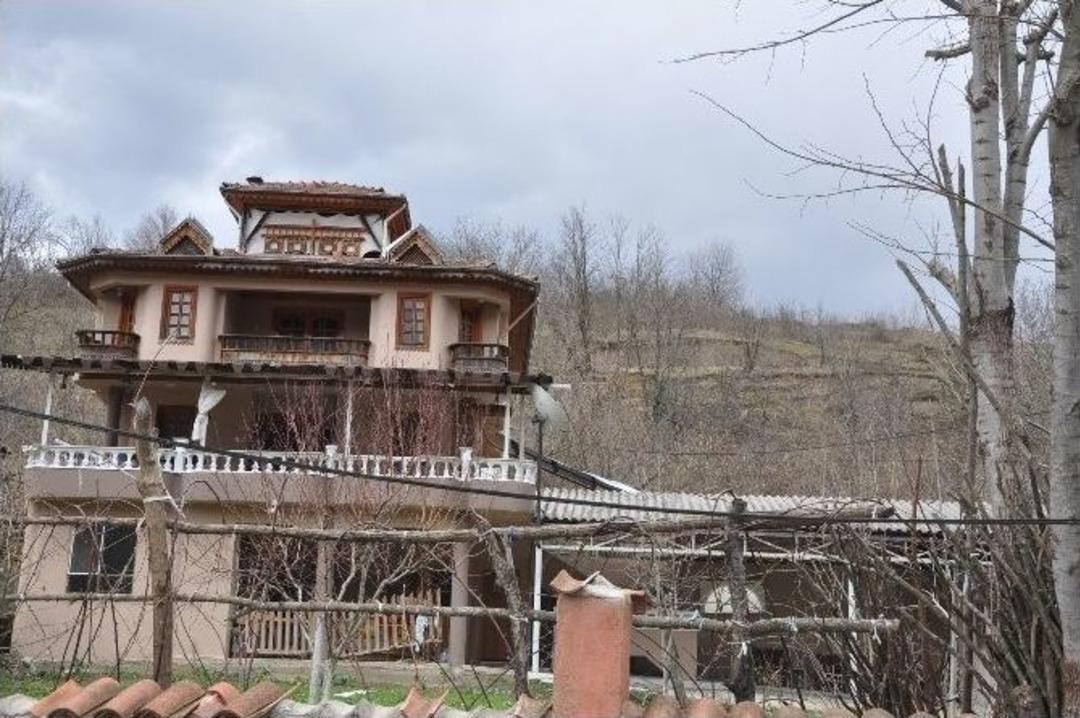 Bursa&rsquo;da Heyelan İki Mahalleyi Tehdit Ediyor