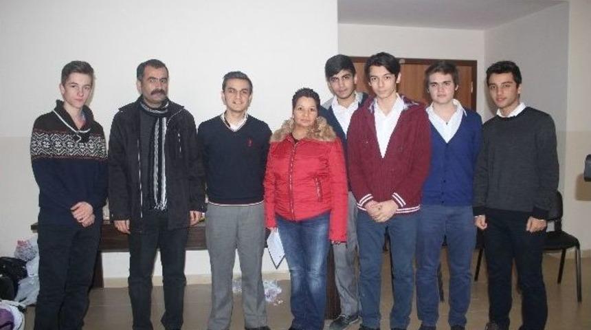 Kayseri Lisesi &Ouml;ğrencileri Uygur T&uuml;rklerini Unutmadı