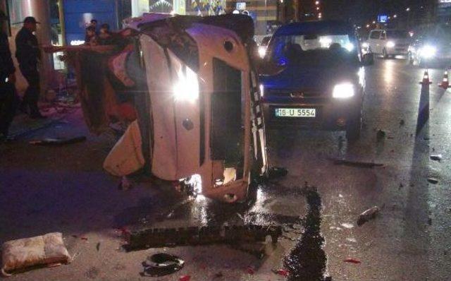 Bursa da 2 Kişinin Ağır Yaralandığı Kaza Kamerada 2