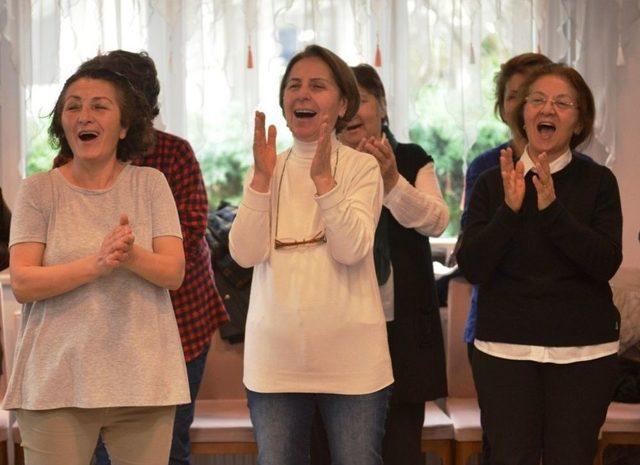 Kahkaha Atarak Stresten Arındılar 2