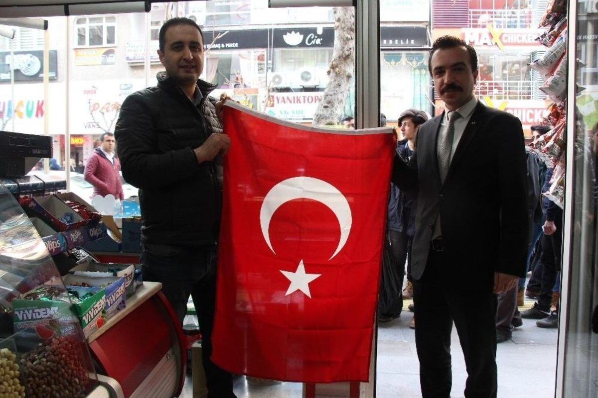 Elazığ&rsquo;dan Zeytin Dalı Harekatı&rsquo;na Bayraklı Destek