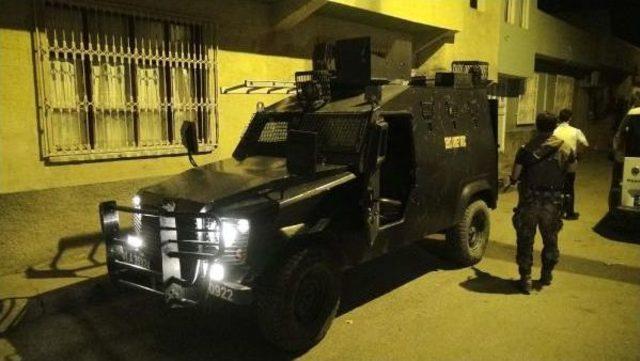 Adana da Uyuşturucu Operasyonu: 10 G&ouml;zaltı 1