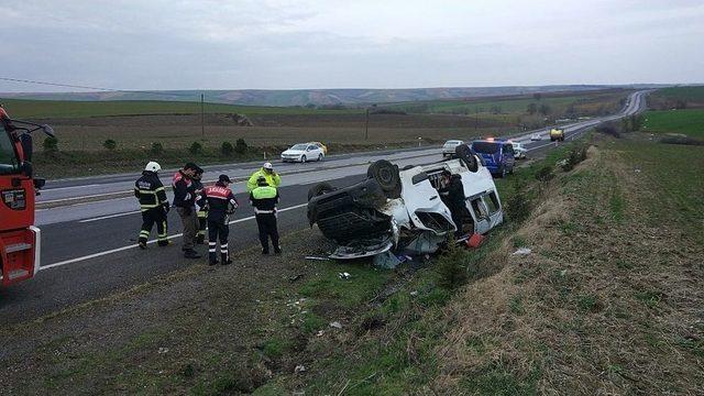 Tekirdağ’da Minibüs Devrildi: 4 Yaralı