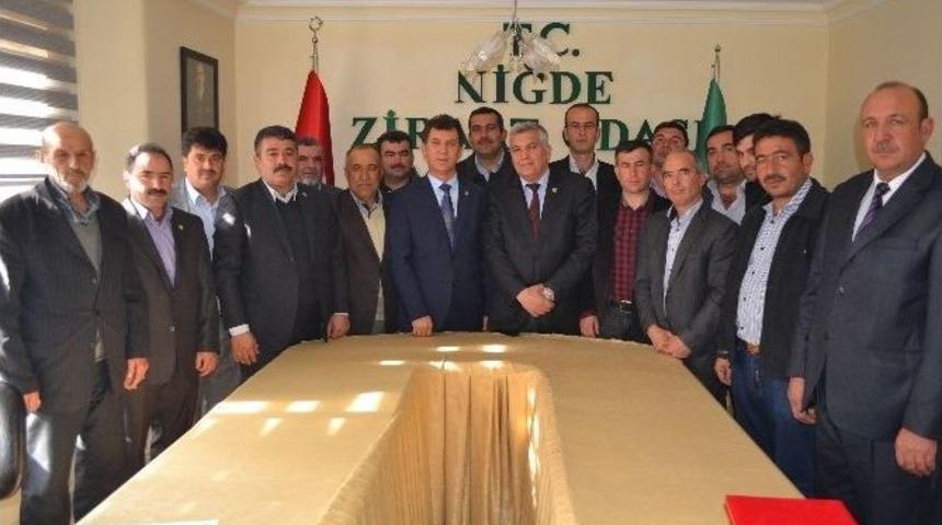 Veli Kenar&rsquo;dan Meclis &Uuml;yelerine Teşekk&uuml;r Plaketi