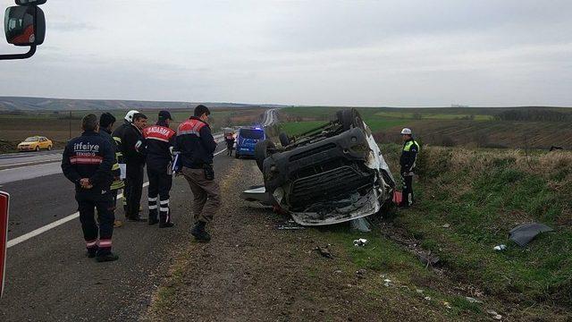 Tekirdağ’da Minibüs Devrildi: 4 Yaralı