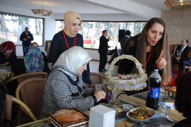 Polis Eşleri Kaynaşma Yemeğinde Buluştu