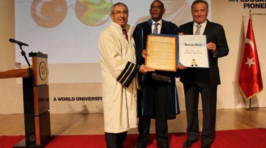 G&uuml;ney Afrikalı Lidere Bau'dan Fahri Doktora