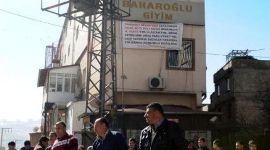 Davul Zurnayla Yıkım Ekibini Beklediler