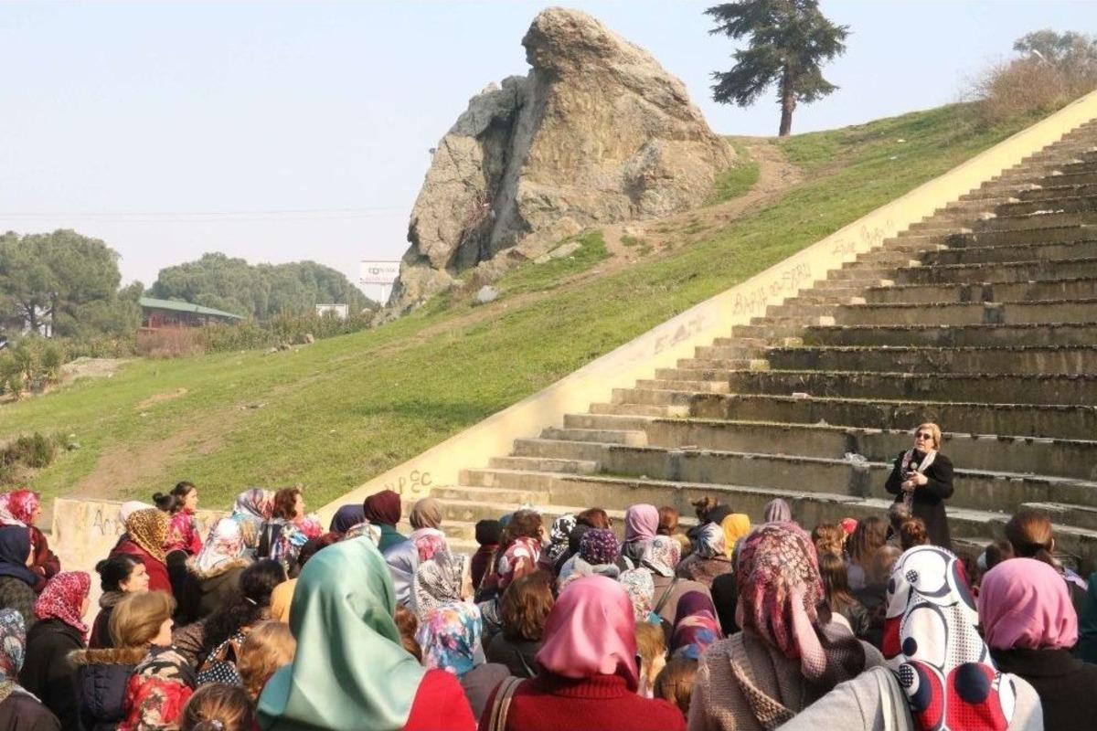 Kadınlar Manisa&rsquo;yı Gezdi