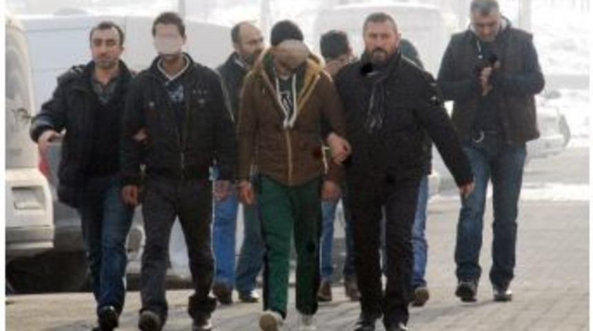 Oto Fareleri Yakalandı