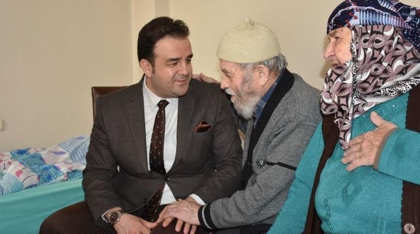 Ak Parti Tepebaşı İl&ccedil;e Y&ouml;netimininden Ayda 3 Bini Aşkın Ev Ziyareti