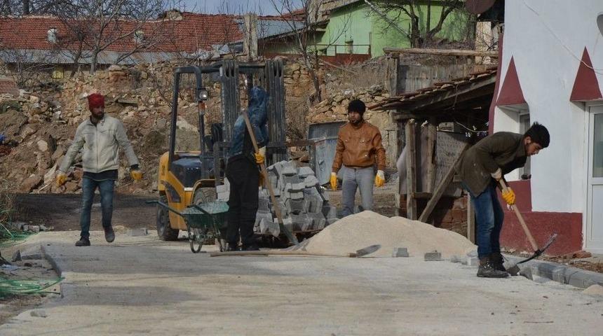 Seyitgazi Belediyesi Saray&ouml;ren&rsquo;de &Ccedil;alışmalarını S&uuml;rd&uuml;r&uuml;yor