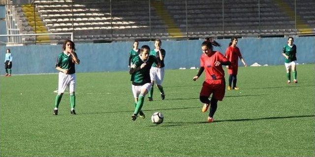 Futbol Gen&ccedil;ler Grup Birinciliği M&uuml;sabakaları Trabzon&rsquo;da Başladı 1