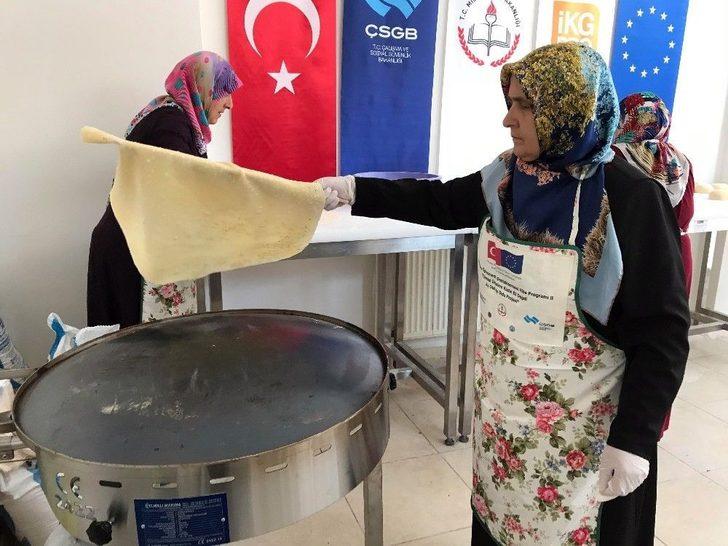 Tokat’ta Yöresel Ürünlere Kadın Eli Değdi G3