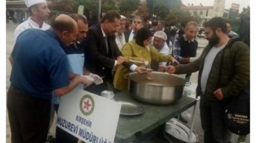 Huzurevi Yaşlıları Muharrem Ayı Nedeni İle Aşure Yapıp Dağıttı