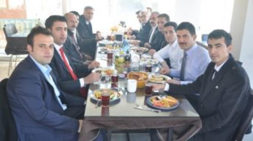 Eren, Okul M&uuml;d&uuml;rleri İle Bir Araya Geldi